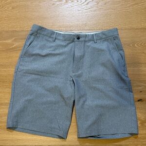 Greg Norman Gray Shorts size 36 EUC